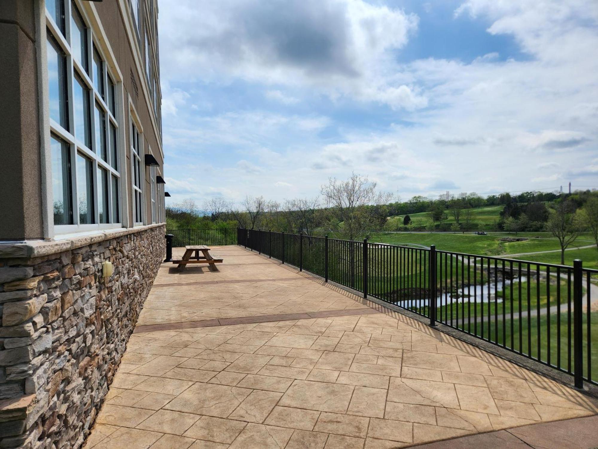 Doubletree By Hilton Front Royal Blue Ridge Shadows Hotel Exterior foto